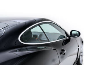 Image 27/37 of Jaguar XKR (2008)