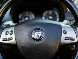 Image 40/50 de Jaguar XKR (2007)