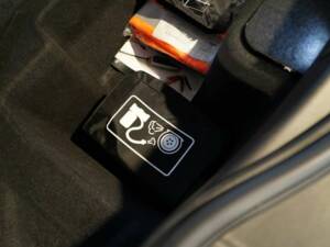 Image 22/50 of Jaguar F-Type (2019)