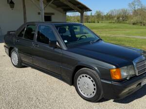 Bild 1/5 von Mercedes-Benz 190 E 2.5-16 (1990)