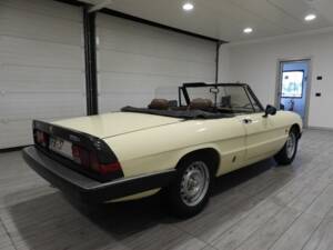 Bild 4/15 von Alfa Romeo 1.6 Spider (1983)