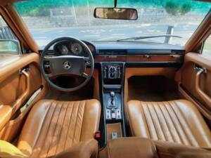 Bild 15/21 von Mercedes-Benz 450 SEL 6,9 (1976)