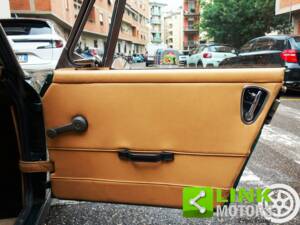 Image 8/10 of MG MGB GT (1977)