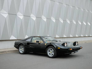 Bild 33/54 von Ferrari 308 GTSi Quattrovalvole (1985)