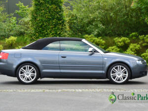 Image 18/50 of Audi S4 (2005)