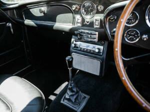 Afbeelding 35/47 van Aston Martin DB 6 Vantage (1966)