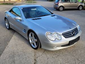 Bild 13/97 von Mercedes-Benz SL 500 (2004)