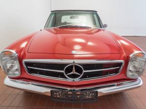 Immagine 7/23 di Mercedes-Benz 280 SL (1969)