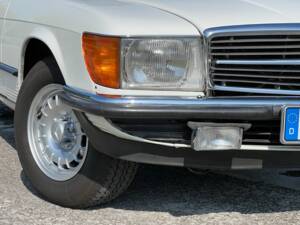 Image 19/28 of Mercedes-Benz 500 SL (1984)