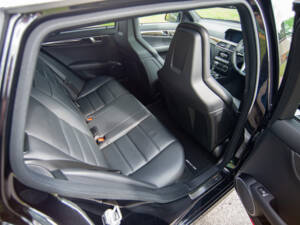 Bild 13/25 von Mercedes-Benz C 63 AMG T (2012)