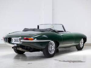 Image 5/42 of Jaguar E-Type 3.8 (1963)