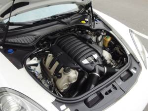 Image 88/98 of Porsche Panamera S (2010)