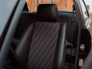 Image 36/42 of BMW 320is (1989)
