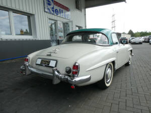 Image 4/29 of Mercedes-Benz 190 SL (1961)