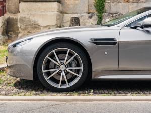 Immagine 7/28 di Aston Martin V8 Vantage Roadster (2010)