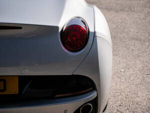 Image 41/44 de Ferrari California (2011)