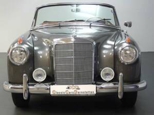 Image 6/14 of Mercedes-Benz 220 S Cabriolet (1957)