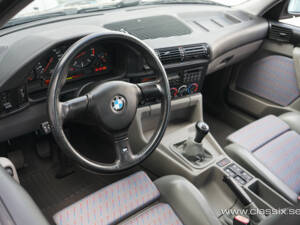 Afbeelding 4/25 van BMW M5 (1990)