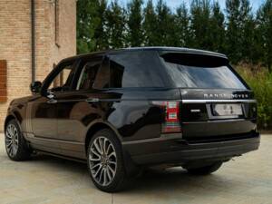 Immagine 13/50 di Land Rover Range Rover Autobiography SDV8 (2013)