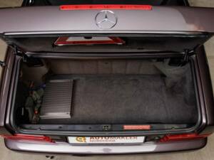 Image 36/43 of Mercedes-Benz 300 SL (1992)