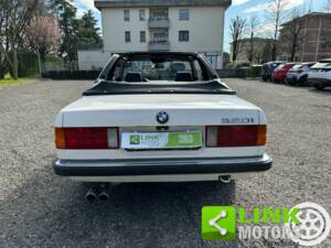 Image 3/10 de BMW 320i Baur TC (1984)