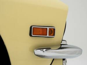 Image 13/15 of Jensen Interceptor MK III (1974)
