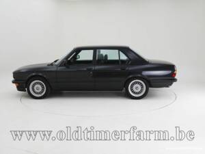 Image 8/15 of BMW M5 (1986)