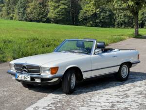 Image 1/28 of Mercedes-Benz 500 SL (1984)