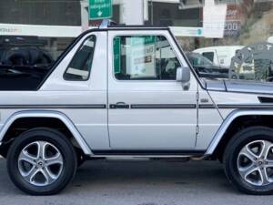 Image 2/16 of Mercedes-Benz G 400 CDI (SWB) (2001)