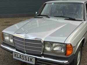 Bild 39/51 von Mercedes-Benz 300 D lang (1985)