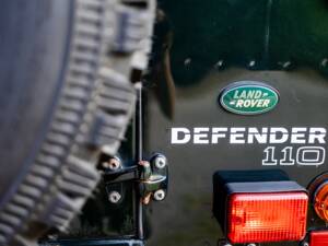 Immagine 26/42 di Land Rover Defender 110 Td5 (2000)