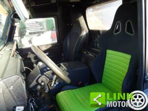 Bild 10/10 von Land Rover Defender 90 Td5 (2000)