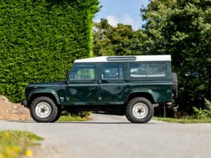 Immagine 32/42 di Land Rover Defender 110 Td5 (2000)