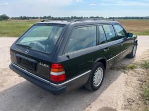Bild 3/79 von Mercedes-Benz 300 TE 4-Matic (1992)