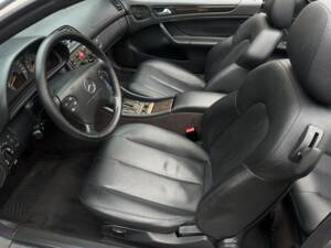 Image 9/23 of Mercedes-Benz CLK 200 Kompressor (2001)