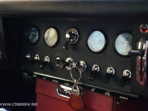 Image 24/30 de Jaguar E-Type 4.2 (1967)