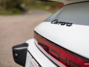 Image 26/45 of Porsche 911 Carrera 3.2 (1984)