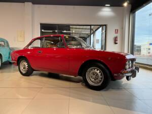 Bild 6/35 von Alfa Romeo 2000 GT Veloce (1973)