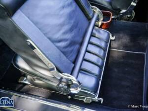 Image 25/52 de Mercedes-Benz 220 SE b (1963)