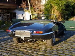 Bild 45/52 von Jaguar E-Type 4.2 (1965)