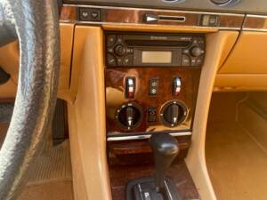 Image 15/52 de Mercedes-Benz 280 SL (1985)