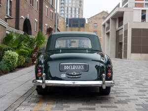 Image 12/33 of Bentley S1 DHC Park Ward (1956)