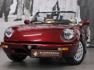 Image 2/64 of Alfa Romeo 1.6 Spider (1990)