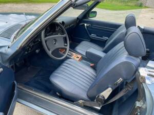 Image 2/7 de Mercedes-Benz 380 SL (1985)