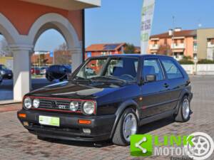 Bild 2/10 von Volkswagen Golf II GTi 1.8 (1991)