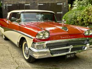 Immagine 1/50 di Ford Fairlane 500 Skyliner (1958)