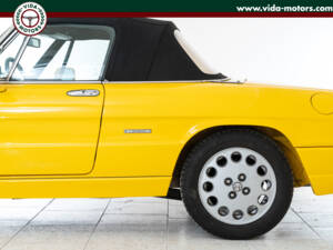 Image 11/37 of Alfa Romeo 2.0 Spider (1993)