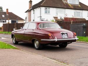 Image 3/37 of Jaguar Mk X 4.2 (1967)