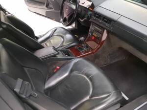 Imagen 18/46 de Mercedes-Benz SL 280 (1999)
