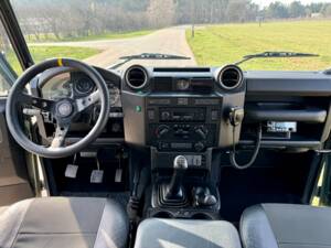 Image 23/56 de Land Rover Defender 130 Double Cab (2010)